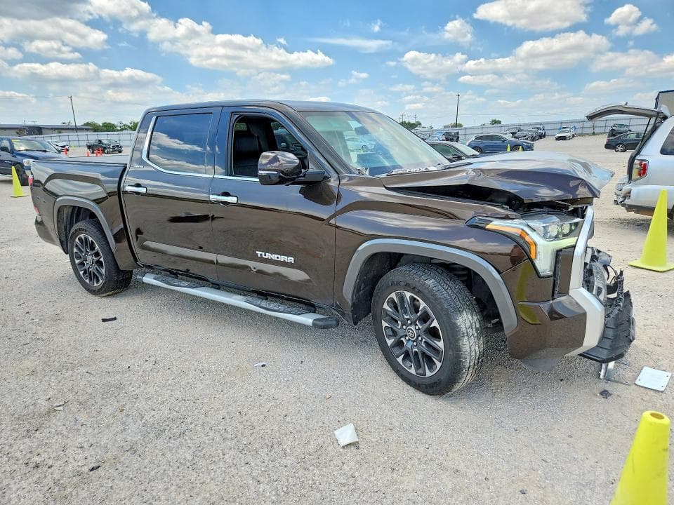 2023 TOYOTA TUNDRA CREWMAX LIMITED 4