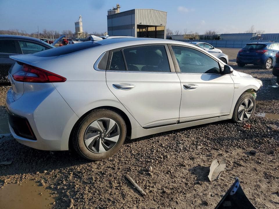 2017 HYUNDAI IONIQ HYBRID SEL 3