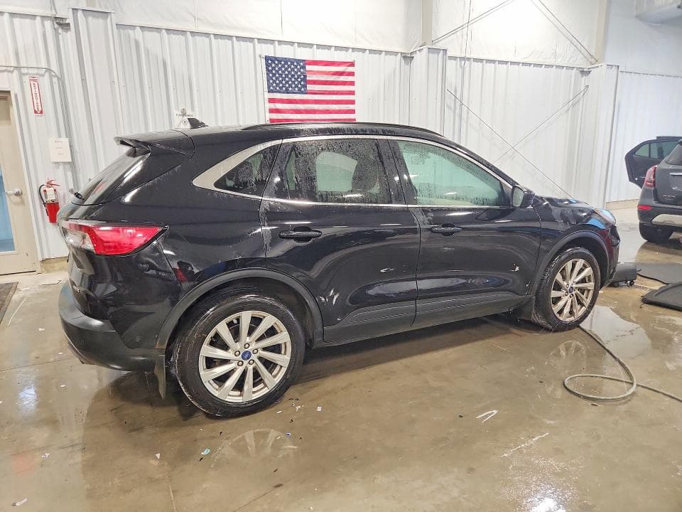 2022 FORD ESCAPE TITANIUM 3