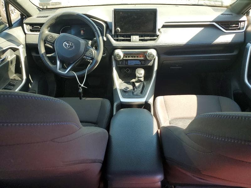 2023 TOYOTA RAV4 SE 8