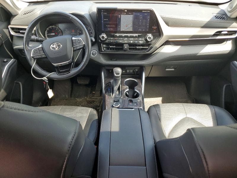 2021 TOYOTA HIGHLANDER LIMITED 8