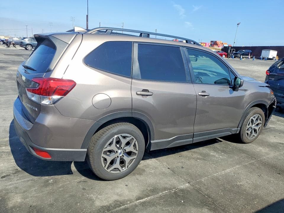2023 SUBARU FORESTER PREMIUM 3
