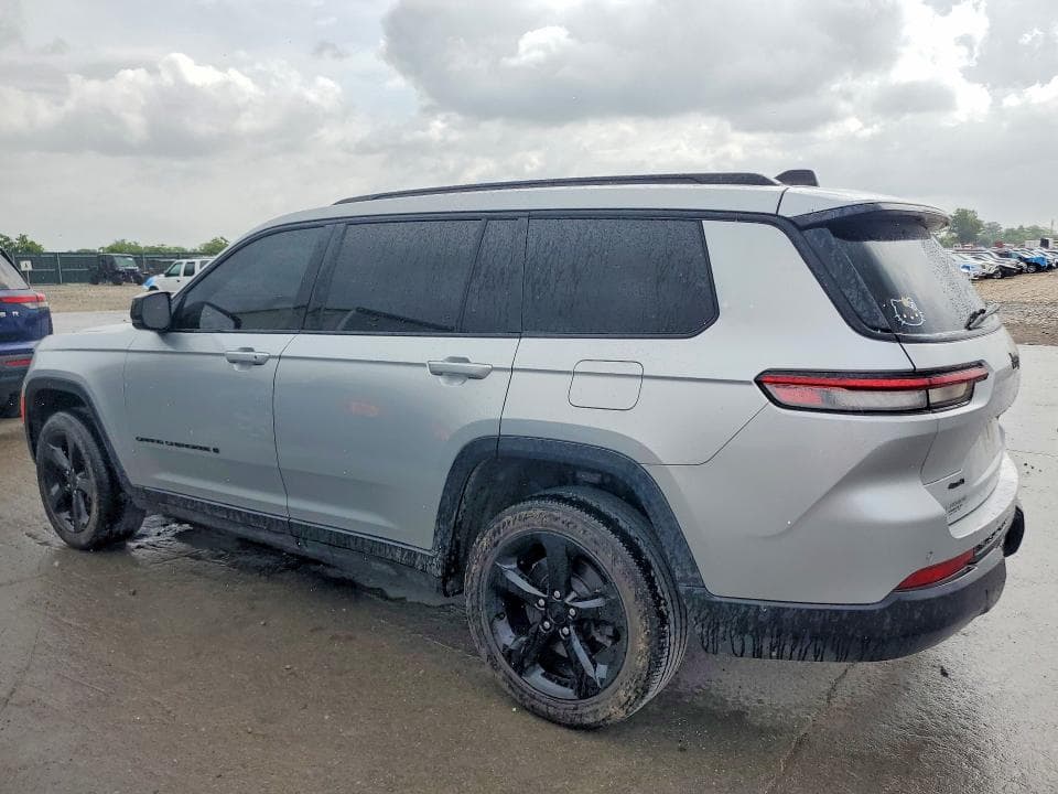 2023 JEEP GRAND CHEROKEE L LAREDO 2