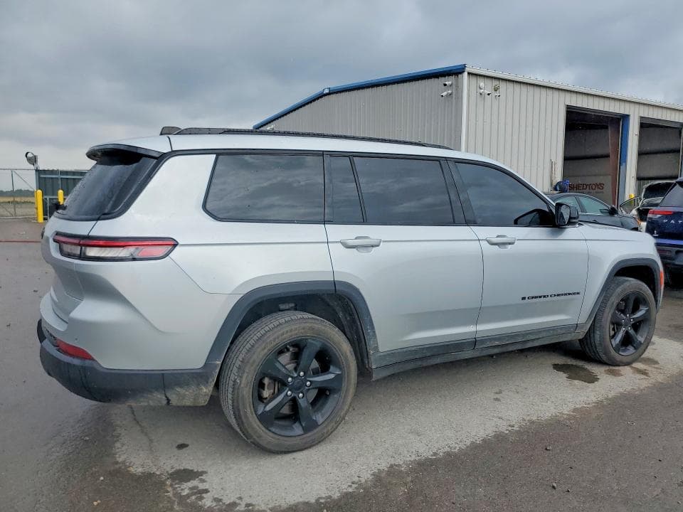2023 JEEP GRAND CHEROKEE L LAREDO 3