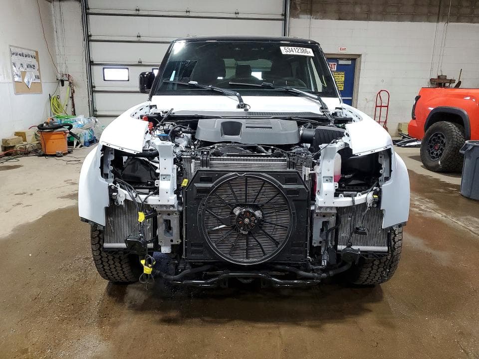 2025 LAND ROVER DEFENDER 90 X-DYNAMIC SE 5