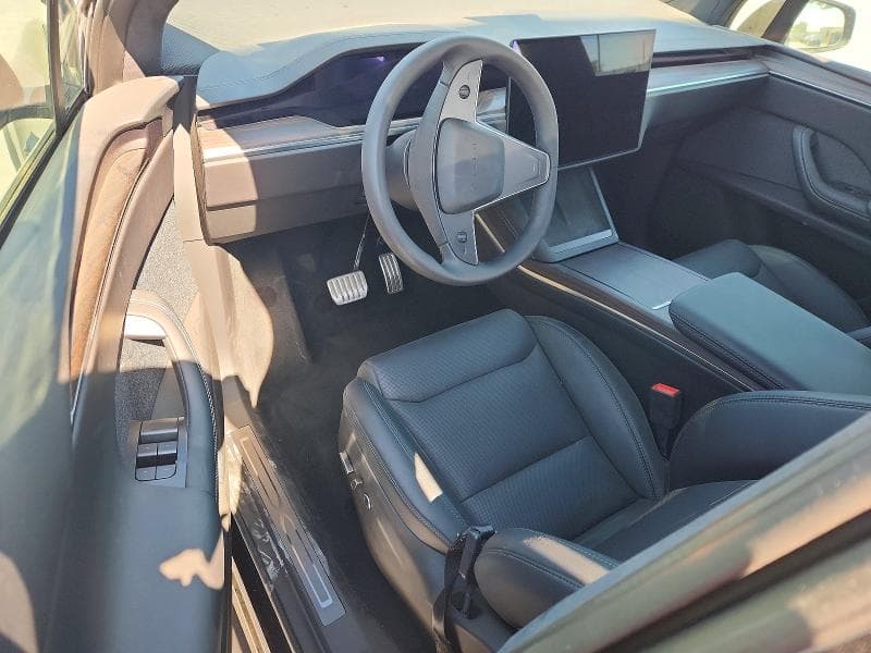 2026 TESLA MODEL X 8