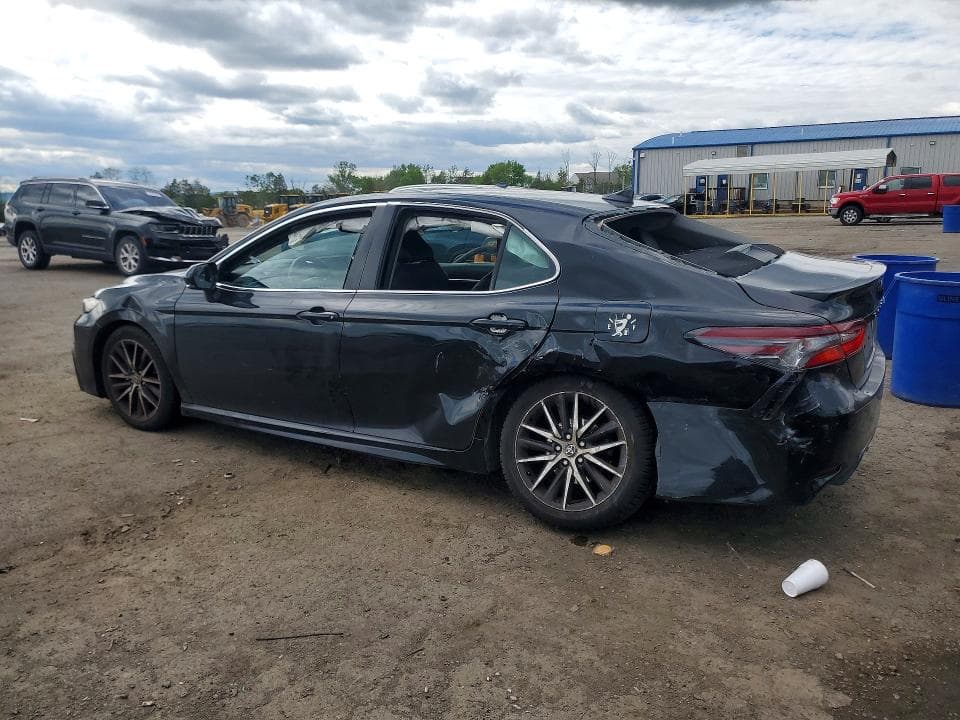 2022 TOYOTA CAMRY SE 2
