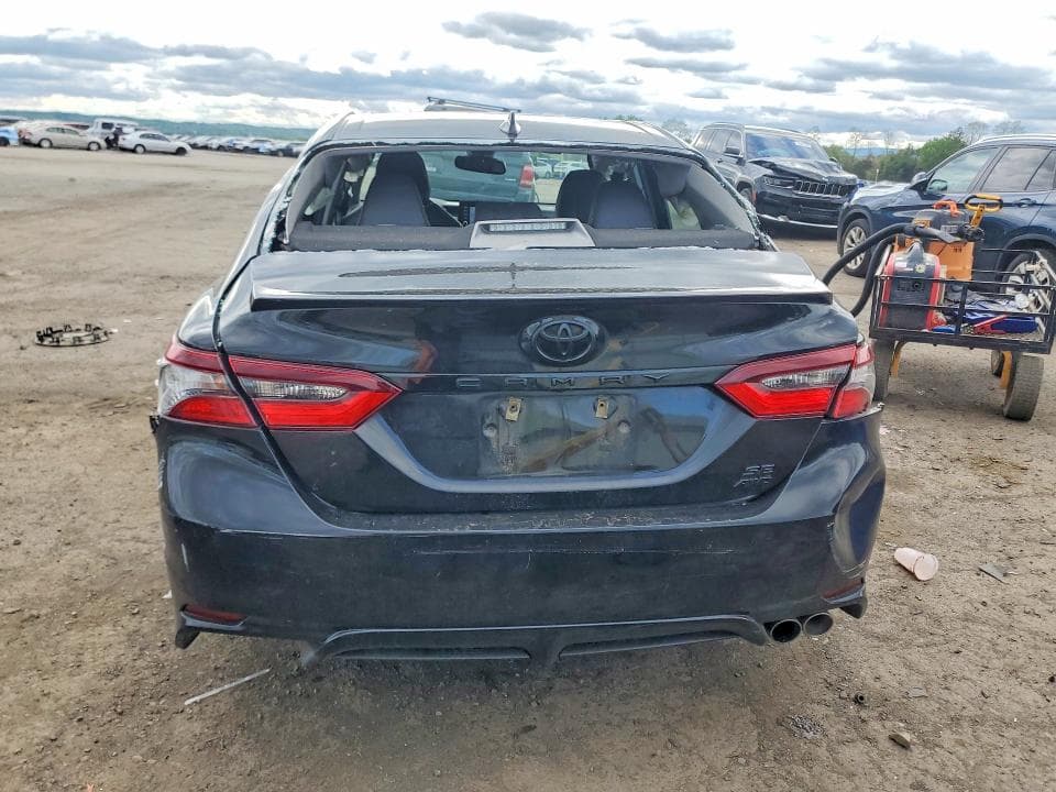 2022 TOYOTA CAMRY SE 6