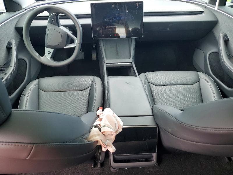 2025 TESLA MODEL 3 8