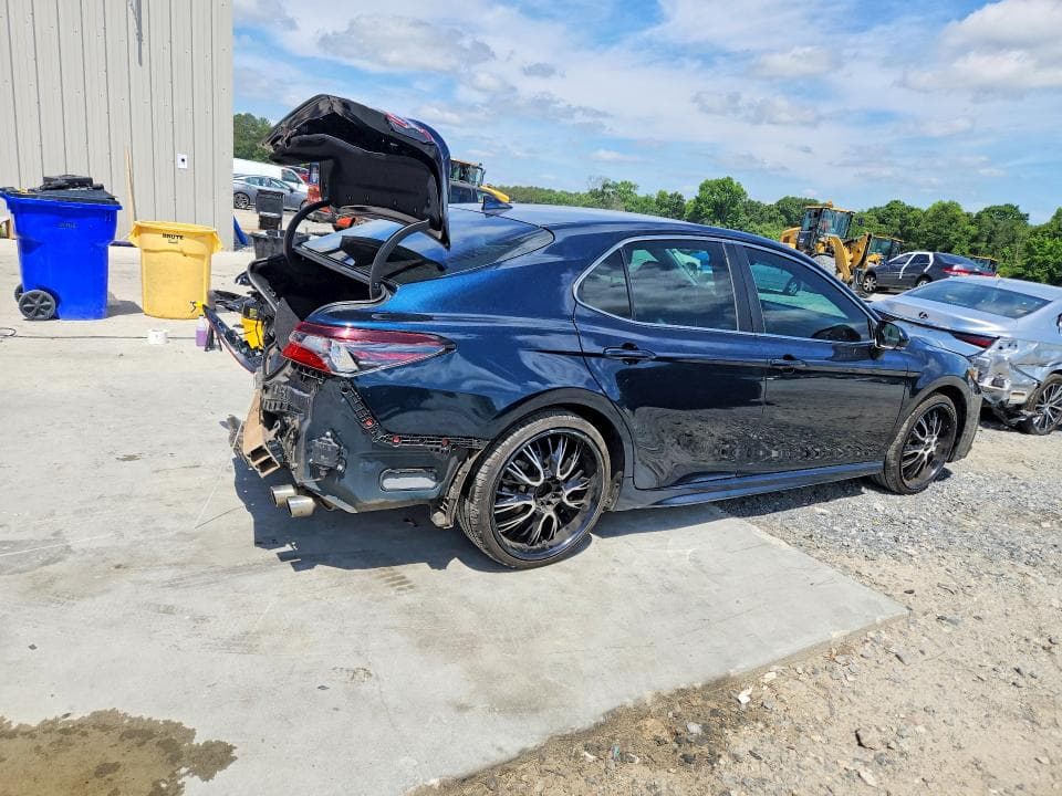 2021 TOYOTA CAMRY SE SE 3