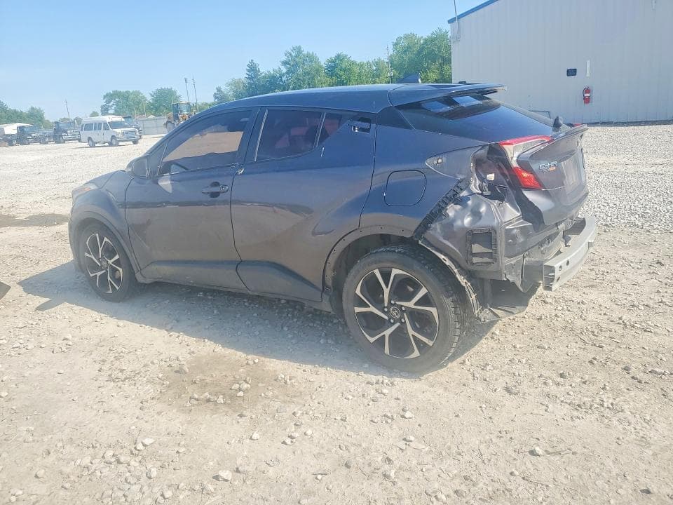 2018 TOYOTA C-HR XLE 2