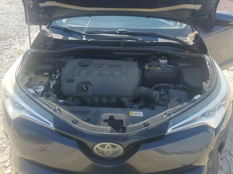 2018 TOYOTA C-HR XLE 12