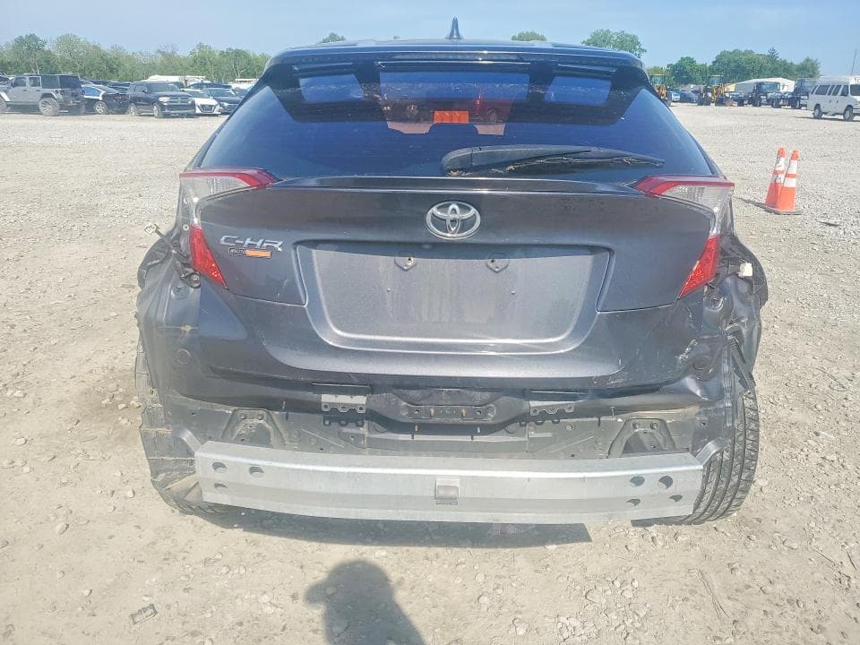 2018 TOYOTA C-HR XLE 6