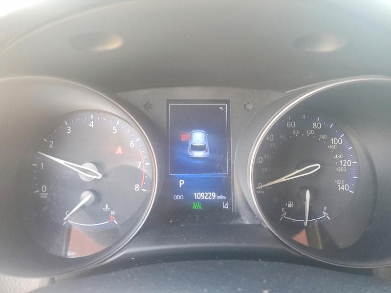 2018 TOYOTA C-HR XLE 9