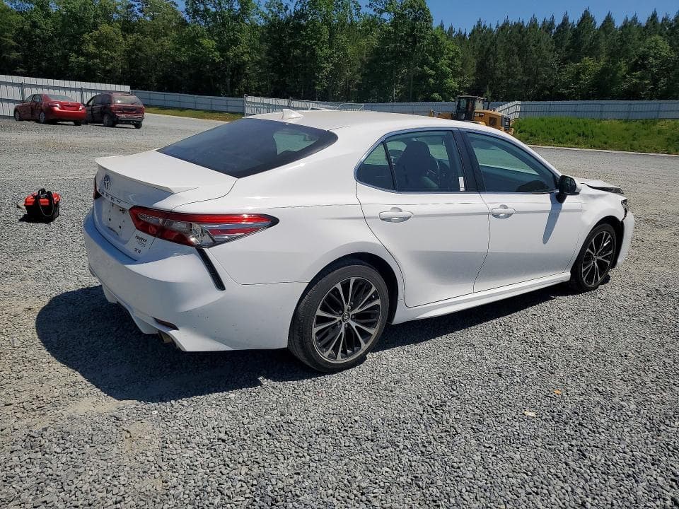 2019 TOYOTA CAMRY SE SE 3