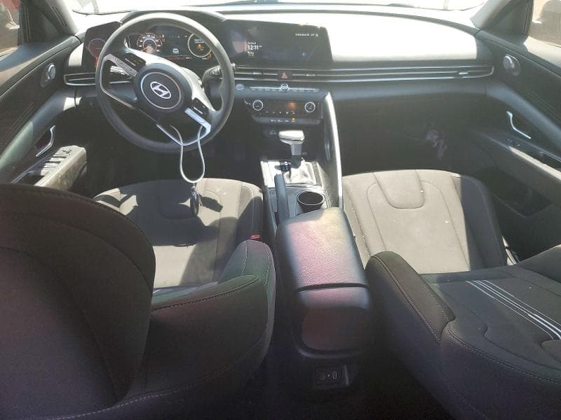 2024 HYUNDAI ELANTRA SEL SEL 8