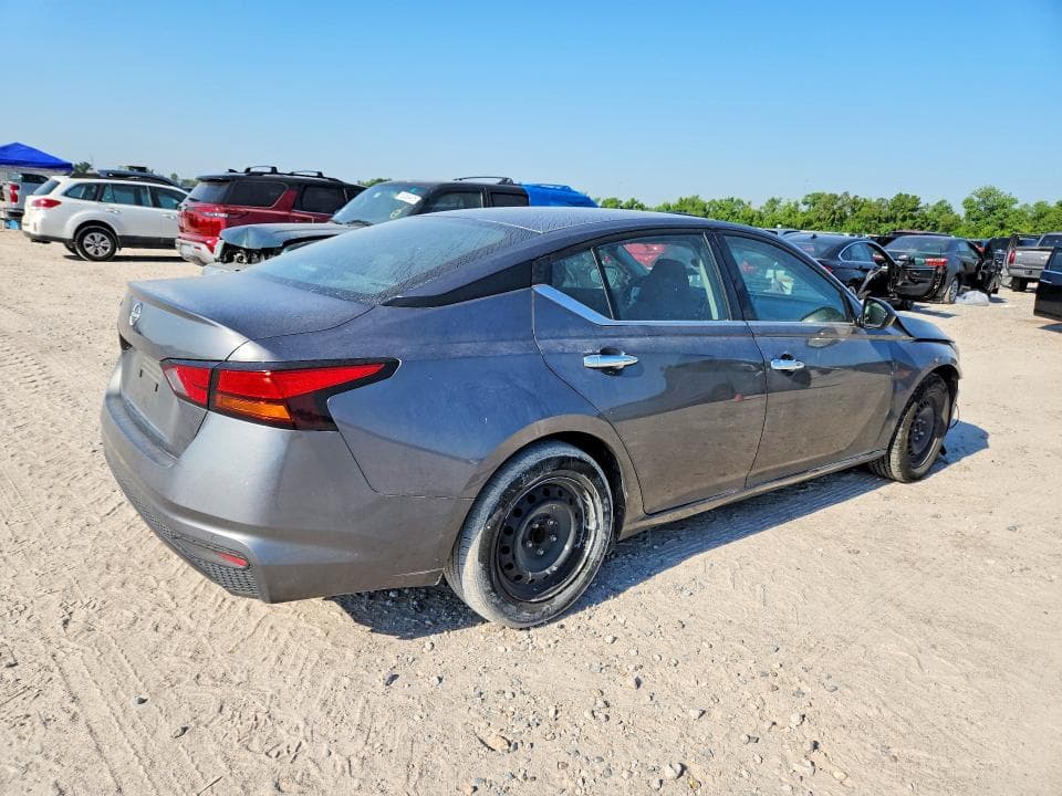 2024 NISSAN ALTIMA S 3