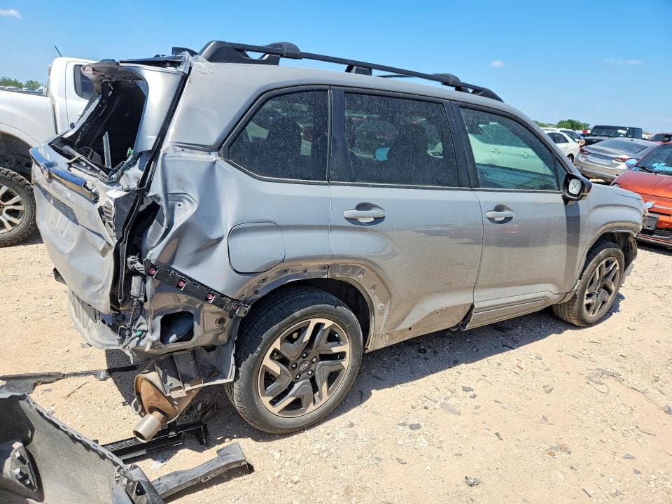 2025 SUBARU FORESTER LIMITED 3