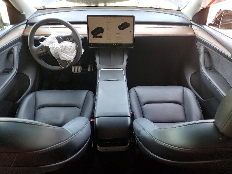 2024 TESLA MODEL Y 8