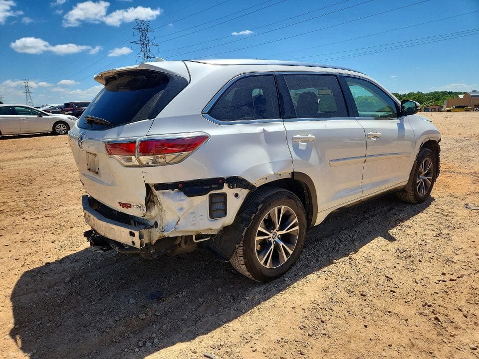 2016 TOYOTA HIGHLANDER XLE XLE 3