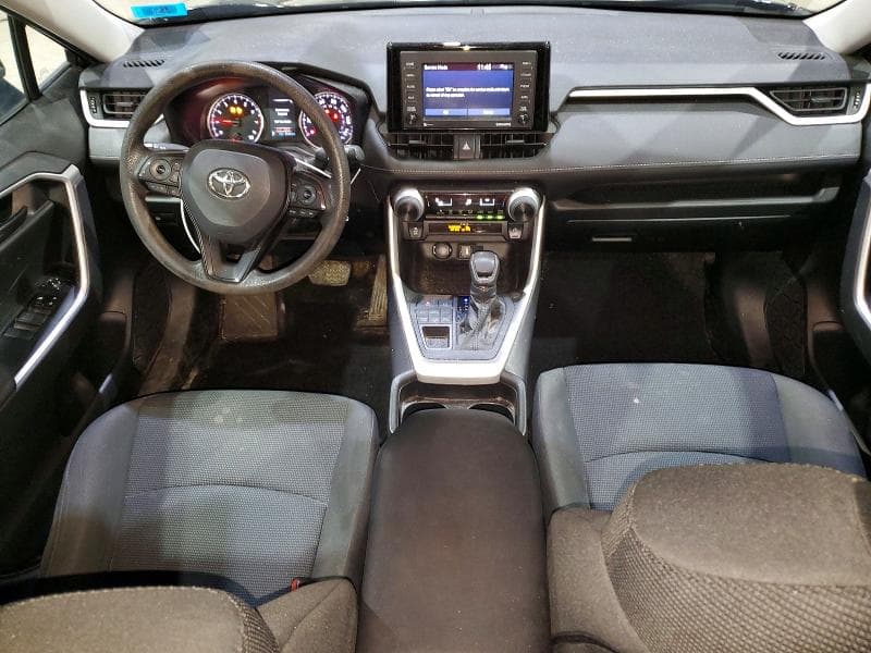 2021 TOYOTA RAV4 LE LE 8