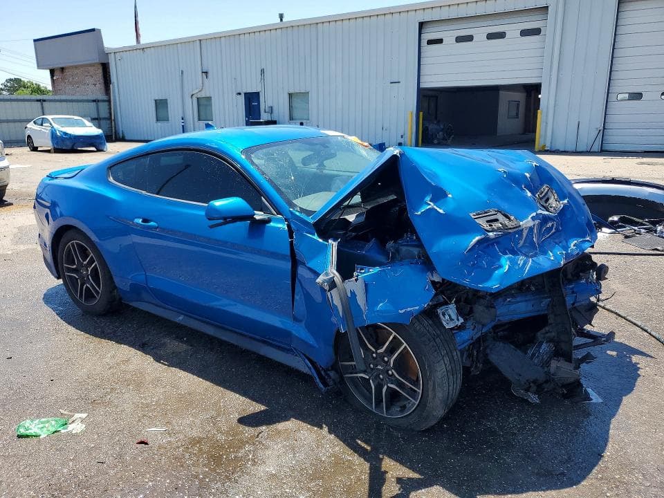 2020 FORD MUSTANG 4