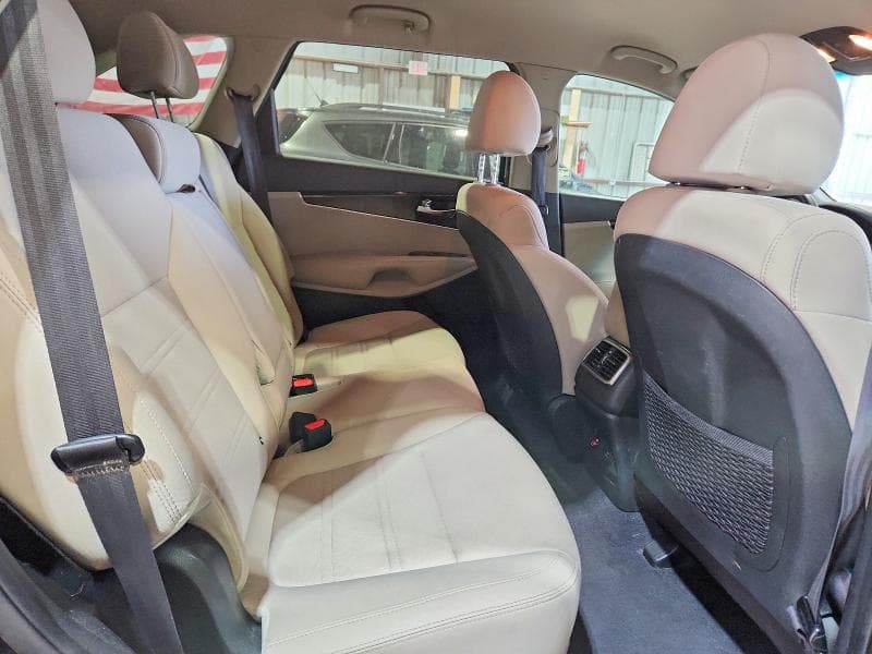 2020 KIA SORENTO LX 11