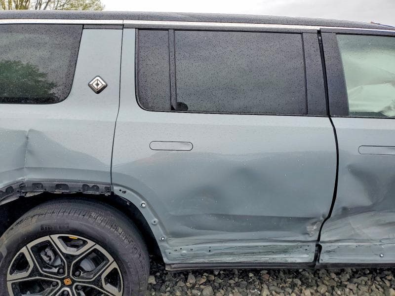 2025 RIVIAN R1S ADVENTURE ADVENTURE 10