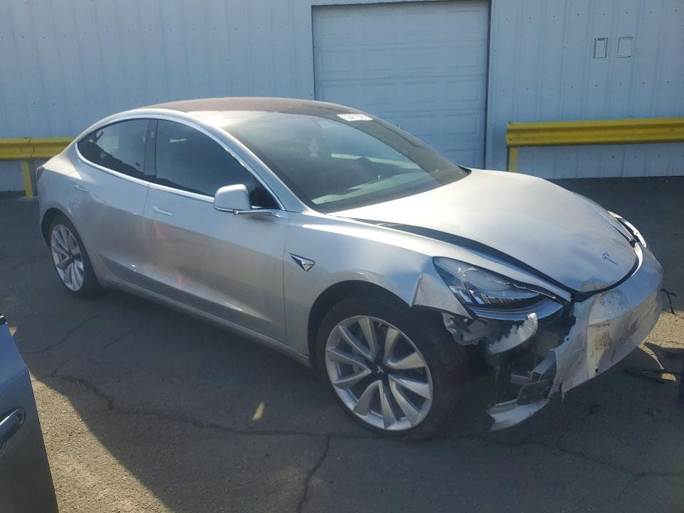 2018 TESLA MODEL 3 4