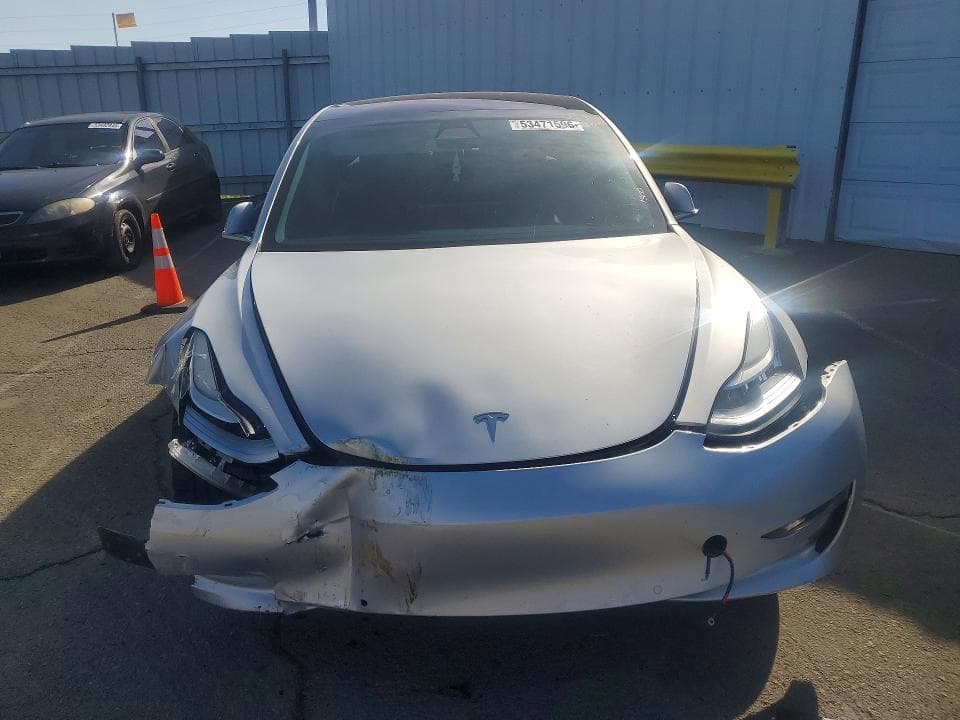 2018 TESLA MODEL 3 5