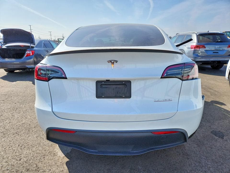 2023 TESLA MODEL Y 6