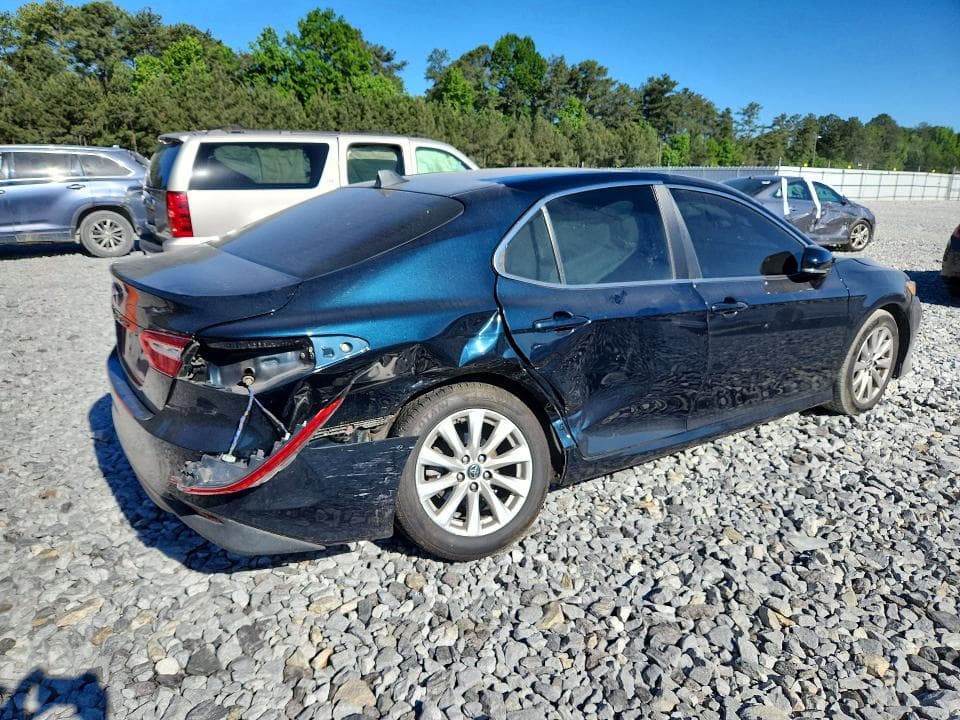 2018 TOYOTA CAMRY LE 3