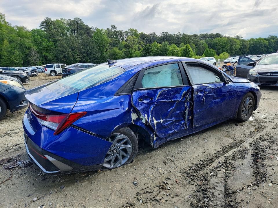 2024 HYUNDAI ELANTRA SEL SEL 3