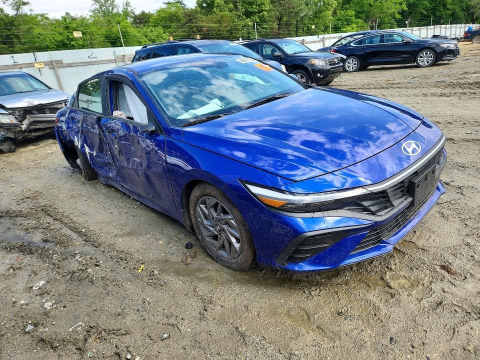 2024 HYUNDAI ELANTRA SEL SEL 4