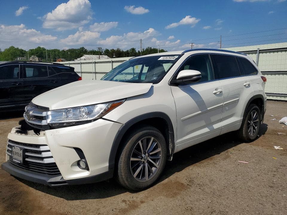 2017 TOYOTA HIGHLANDER XLE 1