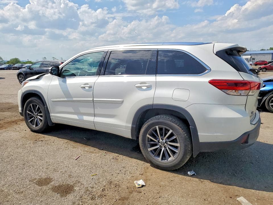 2017 TOYOTA HIGHLANDER XLE 2