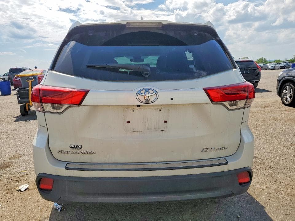 2017 TOYOTA HIGHLANDER XLE 6