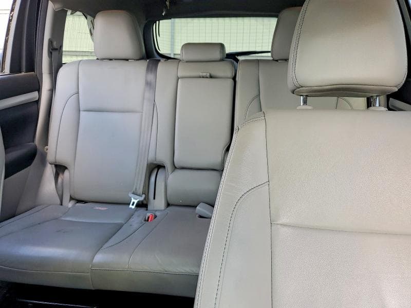 2017 TOYOTA HIGHLANDER XLE 10