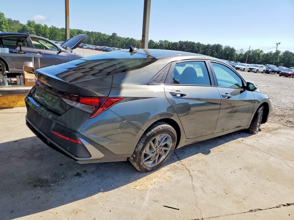 2024 HYUNDAI ELANTRA SEL 3