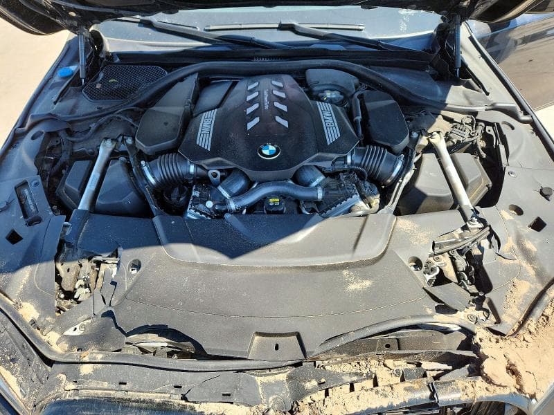 2022 BMW 750 XI 11