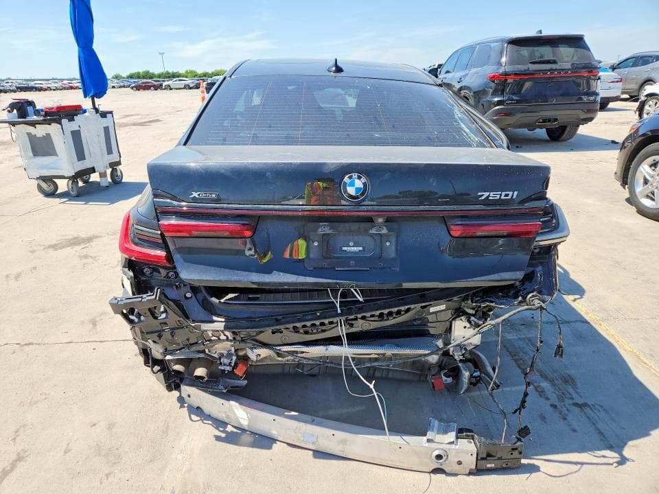 2022 BMW 750 XI 6