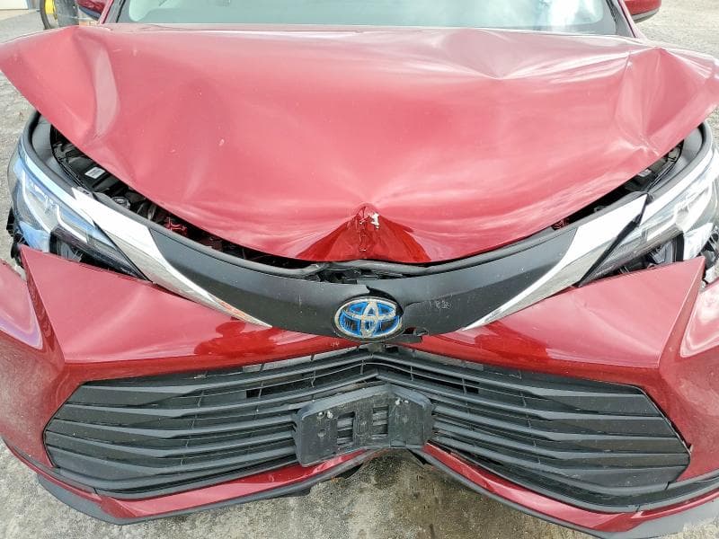 2021 TOYOTA SIENNA LE 12