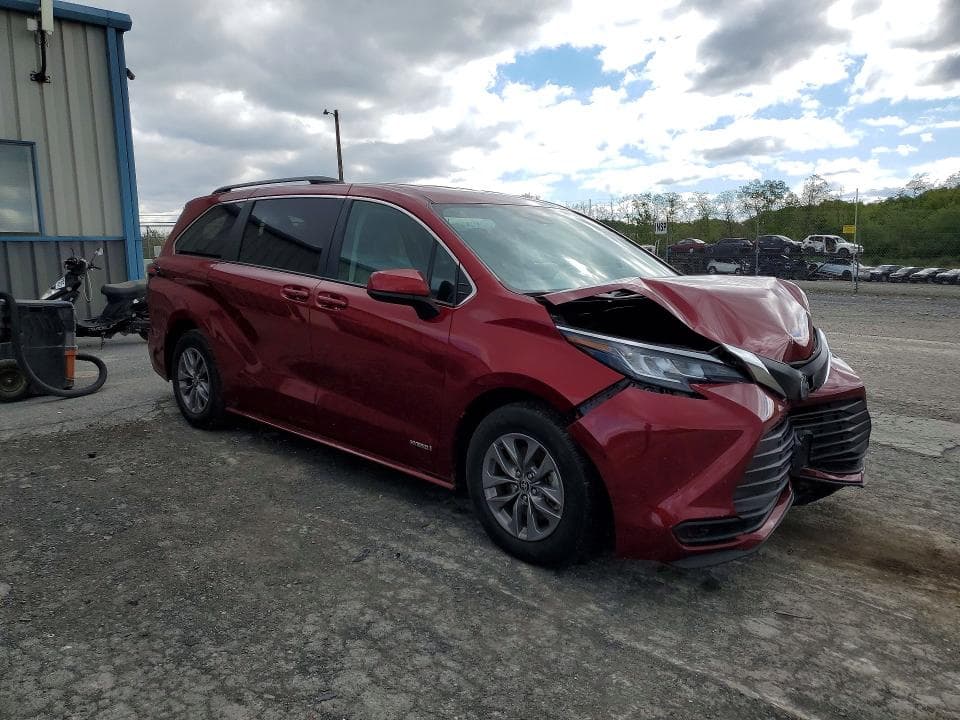 2021 TOYOTA SIENNA LE 4