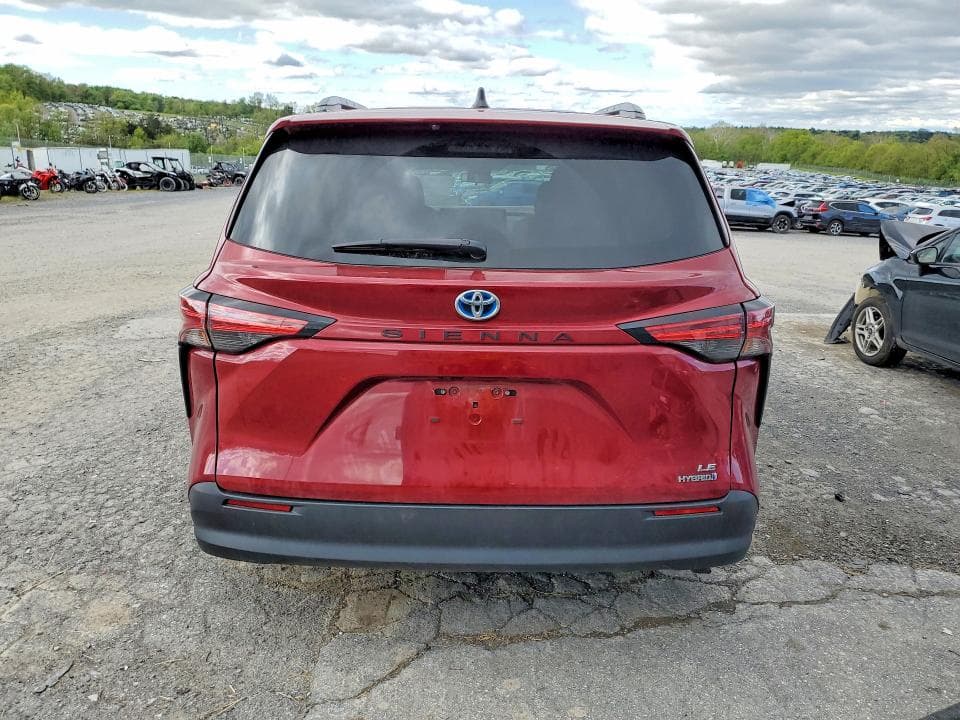 2021 TOYOTA SIENNA LE 6