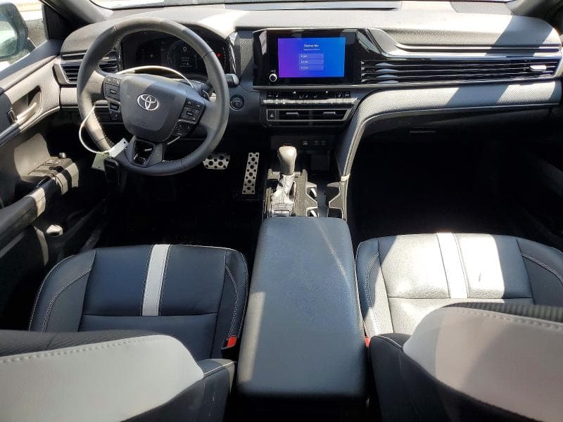 2025 TOYOTA CAMRY SE 8