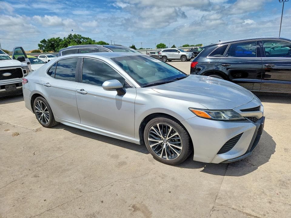 2018 TOYOTA CAMRY SE SE 4