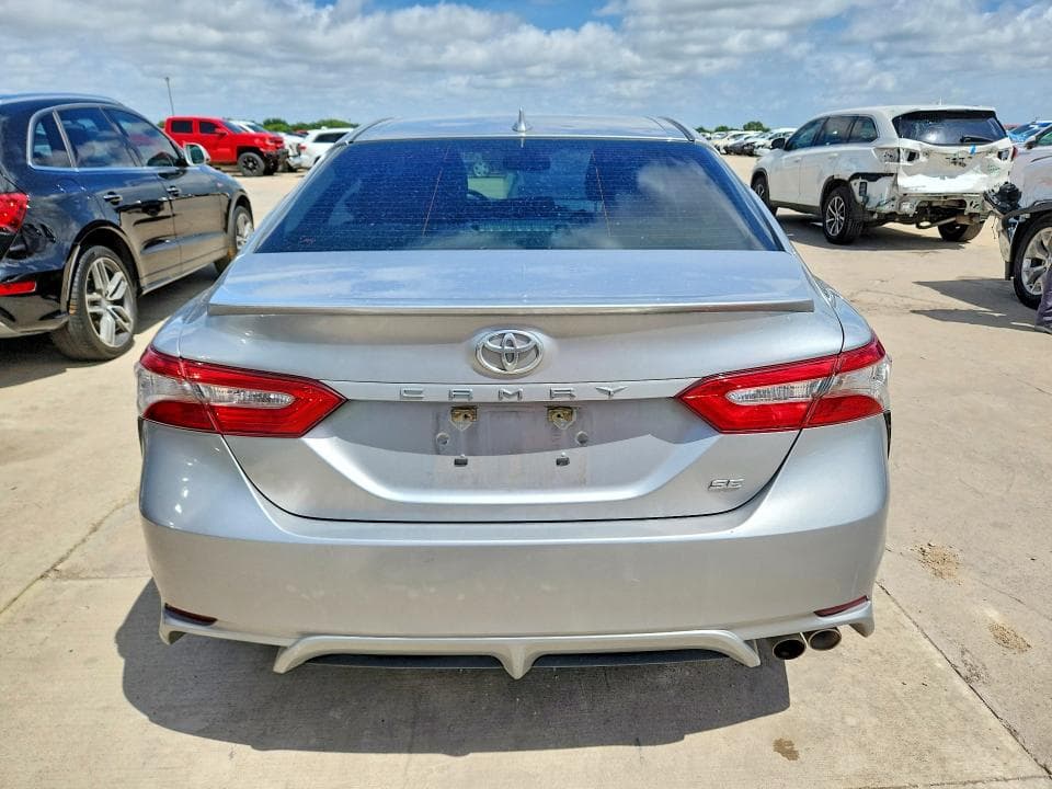 2018 TOYOTA CAMRY SE SE 6