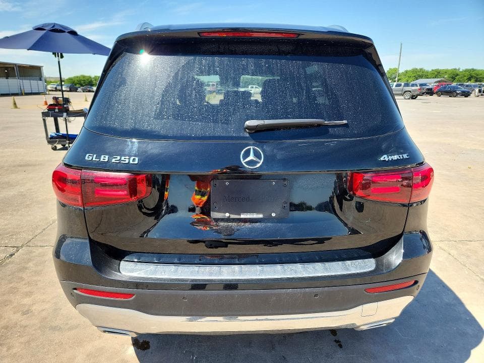2025 MERCEDES-BENZ GLB 250 4MATIC 7