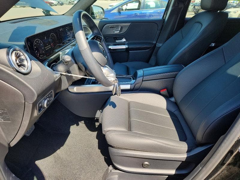 2025 MERCEDES-BENZ GLB 250 4MATIC 8