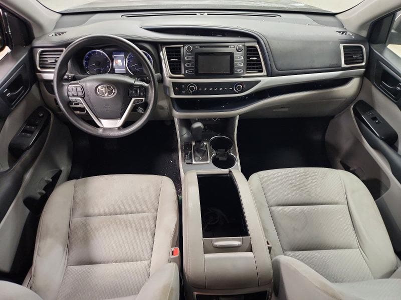 2019 TOYOTA HIGHLANDER LE 8